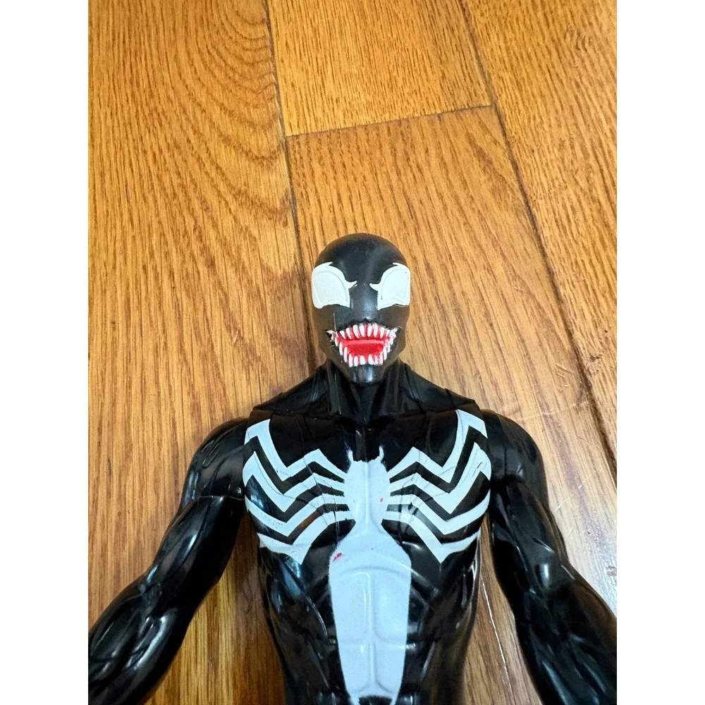 Marvel Venom Titan Hero Series 12 Inch Action Figure Black White Symbiote